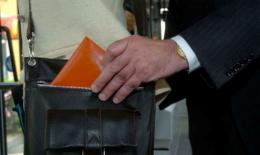 Aggredita e picchiata l'esercente anti borseggiatori